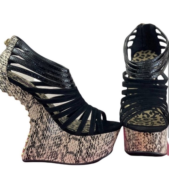 Dollhouse Shoes - DOLLHOUSE Sin Black 💎